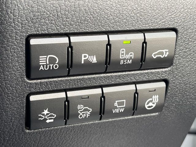 【プリクラッシュセーフティ】前方の車両等を検知し、衝突しそうな時は警報で注意を促し、ブレーキを踏む力をサポート。ブレーキを踏めなかった場合は衝突被害軽減ブレーキが作動、衝突回避をサポートします。