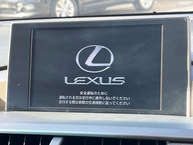 【純正ナビ】人気の純正ナビを装備。オーディオ機能も充実しており、Bluetooth接続すればお持ちのスマホやMP3プレイヤーの音楽を再生可能！毎日の運転がさらに楽しくなります！！