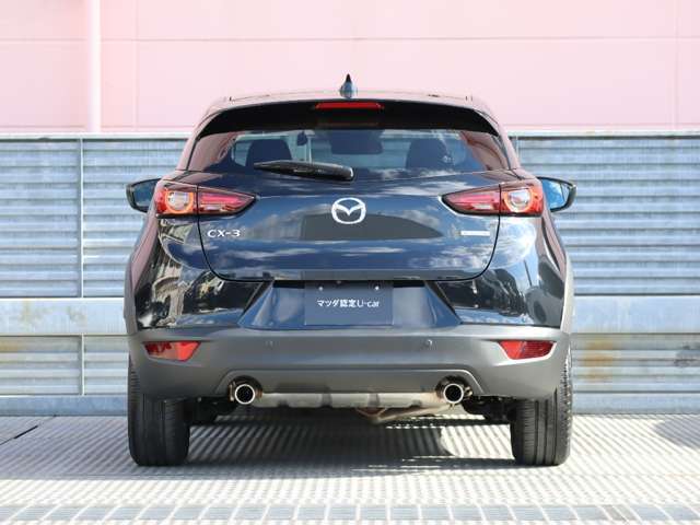 CX-3が本来持っている先鋭さを研ぎ澄ませながら、より魂動デザインを深化。上質さを磨き上げ、クオリティを追求したデザインを実現しました。