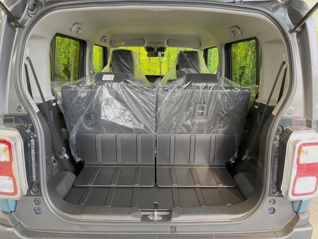 普段のお買い物や通勤、送迎等に十分な荷室スペースを確保しております。セカンドシートを倒すと、大きな荷物の積載も可能です♪