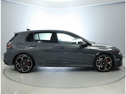 弊社商品化センターにて室内とボディを洗浄しております。また厳しい判定基準により厳選した車両のみ販売しております。