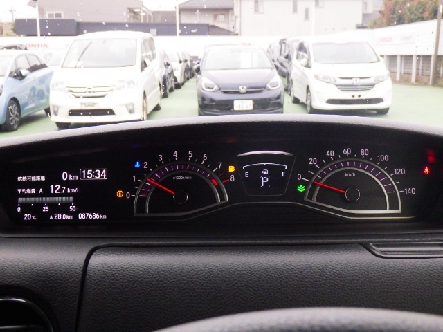 メーターも見易いレイアウトなので安心ドライブをサポートします☆