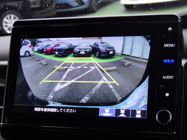 ◆◆バックカメラの画像です。ガイドラインがスムースな車庫入れをサポートいたします！車庫入れの安心感がアップしますね☆