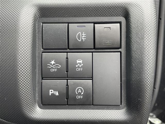 こちら運転席周りの操作部分・装備の写真になります。各部しっかり動作の確認をしておりますので、ご安心だくさい。また、第三者機関の鑑 定書もありますので、そちらも併せて、ご確認いただければ幸いです！
