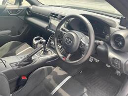 「この車の写真をもっと見たい」「状態が気になる」「この装備はついている？」どんな小さな疑問でもお気軽にお問い合わせください！