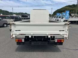 丁寧な整備には定評があり、自信を持ってお客様のお車の整備を行います。専門知識豊富なスタッフが親切・的確にご対応致します。