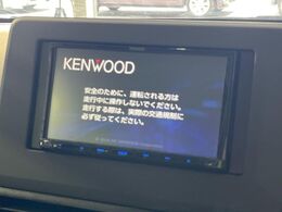 【ナビゲーション】目的地までしっかり案内してくれる使いやすいナビ。Bluetooth接続すればお持ちのスマホやMP3プレイヤーの音楽を再生可能！毎日の運転がさらに楽しくなります！！