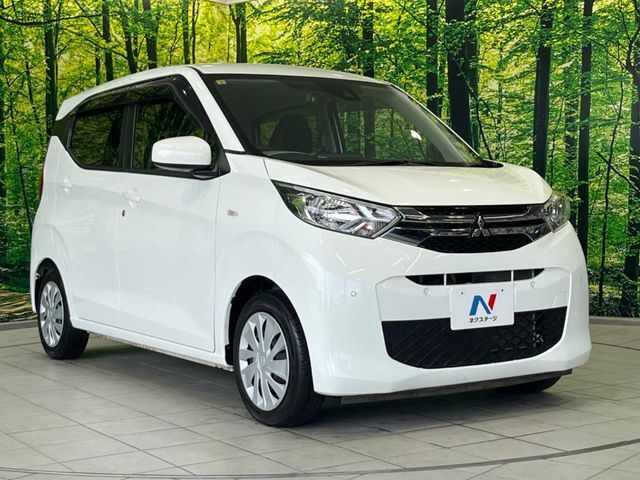 大好評のボディコーティング「弾スプラッシュコート」もご納車までに施工可能。通常のガラスコートと異なる、耐久年数6年の無機質ガラスコーティングが、ボディをキレイな状態に保ってくれます。