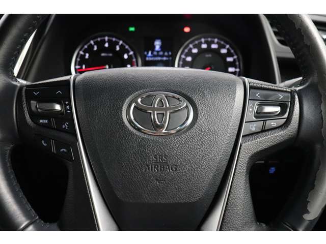 ステアリングスイッチ付き！　　手元で簡単操作！