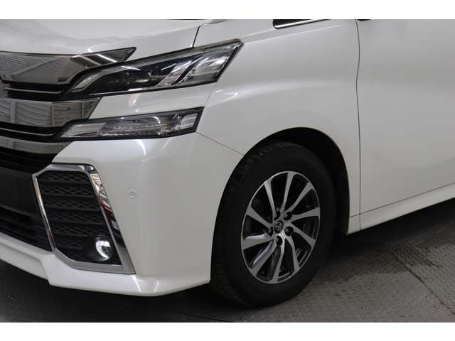 LEDライトです。白く、広範囲で明るいライトで安全性が高いです。