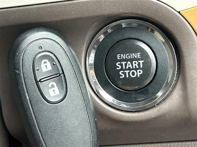 【スマートキー（エンジンスタートストップスイッチ）】スマートキー（電子キー）を持っていれば、スイッチを押すだけでエンジンをかけることができます！//