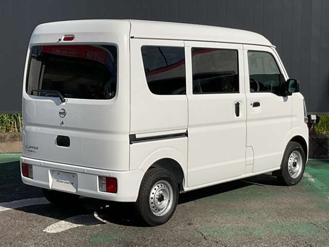 この度は弊社在庫車両をご覧頂き、誠にありがとうございます。「安心・信頼・満足」をお届けするNISSAN　U-CARS　店の愛知日産　カーパレス小牧です。