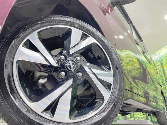 【純正15インチアルミホイール】外観にマッチした純正アルミホイールを装着しております。各種社外アルミホイールや、スタッドレスタイヤも取扱いしております。是非ご相談ください♪