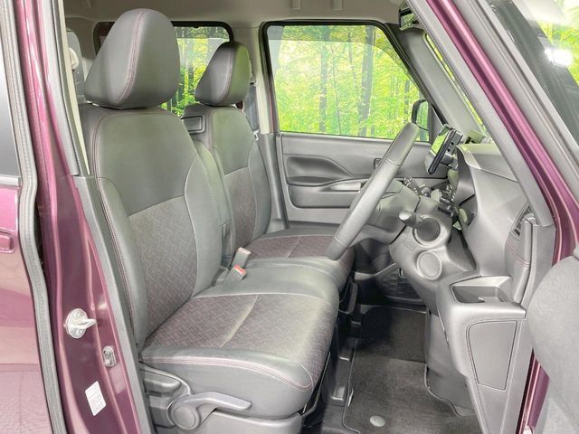 運転席シート廻りは使用感も少なく、良好な状態となっています。丁寧に使われていたことがよくわかりますね。