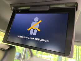 【12型フリップダウン】大画面モニターで後席でもエンタメをお楽しみいただけます。家族や友人とお出かけする機会が多い方に大人気です♪