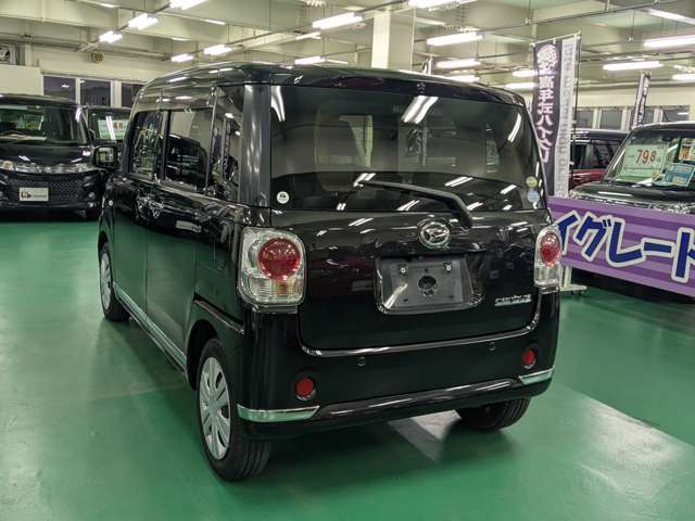 当社のアフターサービスですが、鈑金・塗装の自社工場をはじめ、自社の車検整備工場がございます。