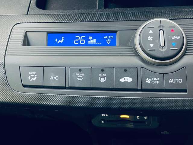 「オートエアコン」設定した温度まで自動で調整♪上手に使えば燃費に貢献！