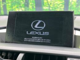 【メーカー純正ナビ】インテリアに溶け込むスタイリッシュな「専用設計」メーカーナビを装備♪視認性や操作性など基本性能にも優れ、より上質なカーライフをお楽しみいただけます。