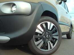 アルミホイールと明るいフォグランプを装着しています☆