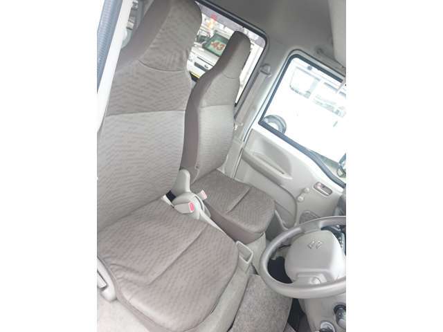 運転席と助手席も綺麗な状態を保たれています！