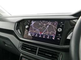 純正オプションである”Discover Pro”大画面で、車両を総合的に管理するインフォテイメントシステムです。