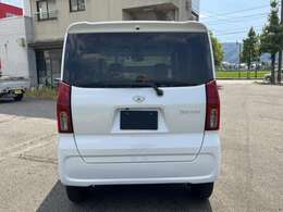 室内展示場を完備しておりますので、天候の悪い日でもゆっくりと車両をご覧下さい。