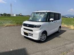 車両の品質管理は室内展示場を完備しておりますので、品質を保った状態の車両をご覧いただけます。