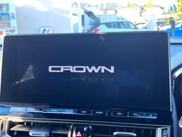 【12.3インチワイドナビ】高級感とインパクトのある大型ワイドナビを装備。各種オーディオ操作はもちろん、横長ワイド画面でのマップ2分割表示など、利便性も高いナビです♪