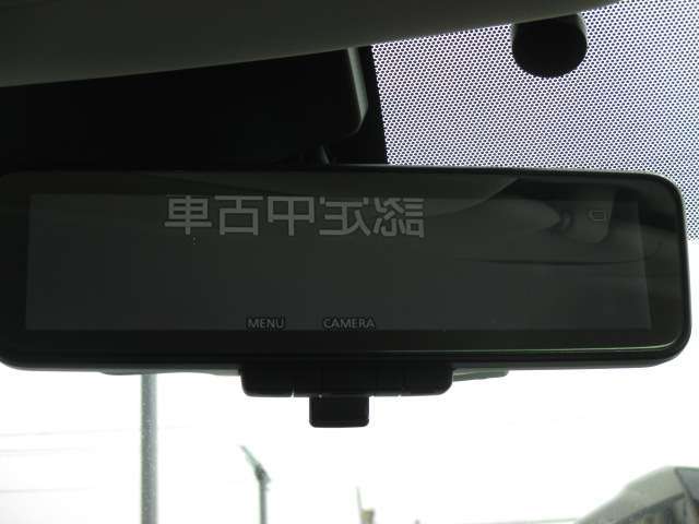 スマートルームミラーも付いてます☆後方ピラーや荷物、後席に同乗している方や曇りなど視界が遮られた場合でも後方カメラからの映像で安全確認をすることが出来て安心です☆
