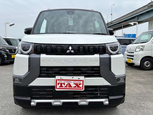 【展示車両】　当社は届出済未使用車を中心に、軽自動車から普通乗用車はもちろん、貨物車両やトラック・大型車両の中古車・登録済未使用車・新車すべてのお車が取扱可能！