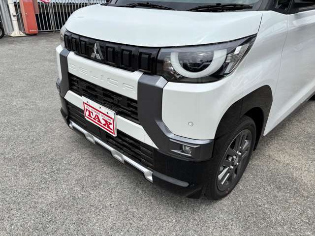 【自動車保険】　自動車販売はもちろん、各種自動車保険の取り扱いもしております。当社で自動車保険にご加入頂ければ、レッカーサービスなど面倒な事故対応・鈑金修理も当社が窓口となりサポートいたします。