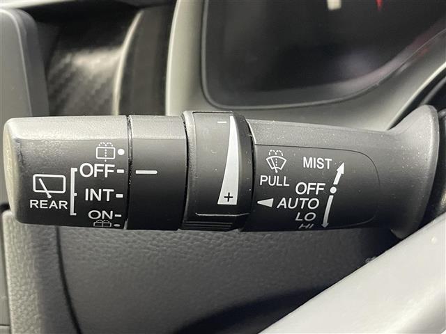 【運転席操作部】快適なドライブを楽しむための機能が装備されています！運転席から触れるので、使いやすいです！除菌プランいれていただくと、さらに清潔で安心していただけます！