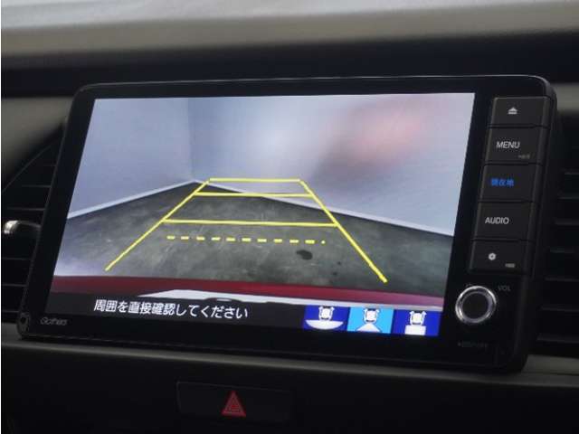 ◆バックカメラ◆リバースにするだけで映ります、後方の安全確認や、狭い駐車場での車庫入れ、雨の日や夜間など視界の悪い時に便利です！安全にバックする為には欠かせない装備です。