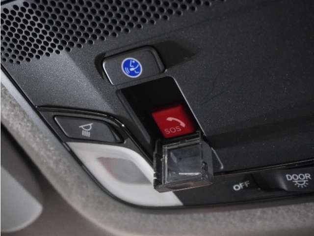 新世代コネクテッド技術「Honda CONNECT」搭載。緊急時にオペレーターのサポートを受けることも可能です。