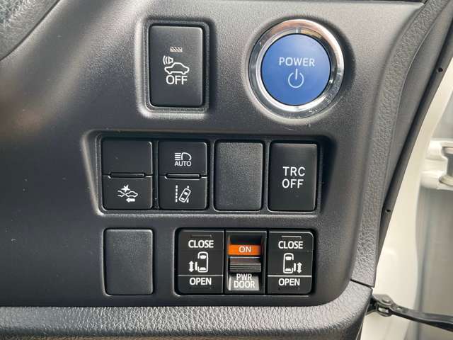 【両側電動スライドドア】ボタンを押すだけでスライドドアが開け閉めでできます♪運転席からもスライドドアの開閉ができます！