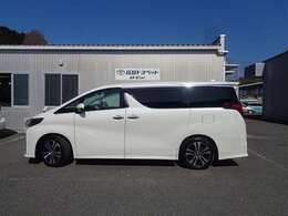 ロングラン保証1年付きです。保証距離は走行距離無制限となっております（プラスでの延長保証もございますがその場合は有料となっております。詳しくはスタッフまでお尋ねください。）