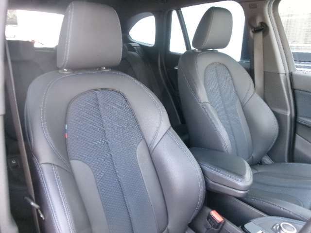 車内での喫煙歴も無く綺麗な状態をキープしております。