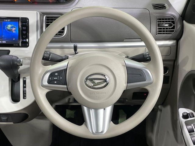 【ステアリングスイッチ】運転中、前方から目線をそらすことなく、オーディオ等の操作が可能な便利機能！安心＆快適なドライブを演出してくれます♪