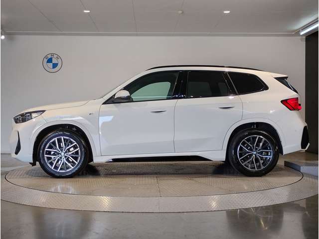 ☆BMWは自動車メーカーとしてのアイデンティティ…BMWらしさを守るため頑なに前後重量配分50:50にこだわり続けています☆