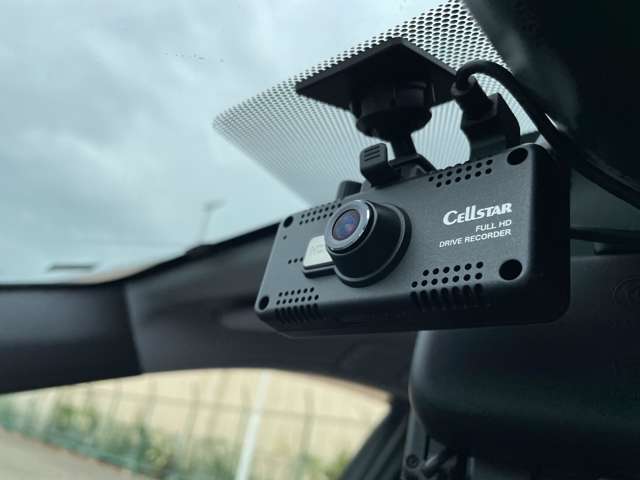 ◆【ドライブレコーダー】映像・音声などの運転中の記録を残します。事故などを起こした起こされた時の証拠になりえますので、もしも時でも安心ですね。