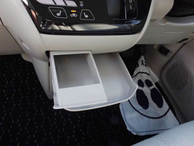 遠方納車も行っておりますので、県外の方も是非お問い合わせ下さい！現車確認が難しい方はメールにて各箇所の画像をお送りしております！