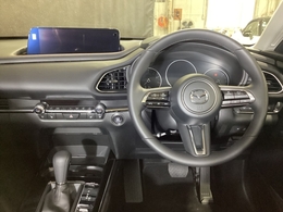 細部まで作り込まれた造形美！毎日でも運転して『人馬一体』を楽しみたくなります。是非、クルマに触れてその質感を味わってください。
