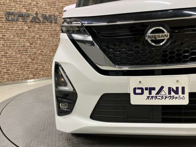 ■親切・丁寧な接客をお約束■　初めてお車のご購入を検討されている方や、お車についてあまり詳しくない方にも分かりやすい接客を心掛けております。女性営業スタッフも在籍！購入に不安がある女性の方もぜひ♪