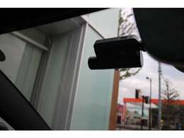 ドライブレコーダーが搭載されております。