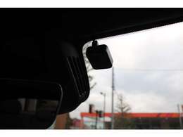 ドライブレコーダーが搭載されております。