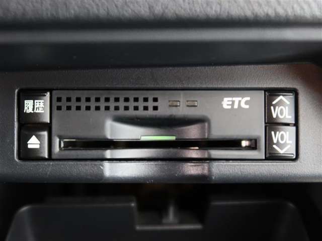 ETC車載器付きです。高速道路の料金所もスムーズに通過できます。
