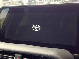 【12.3インチディスプレイオーディオ】スマートフォンと連携が可能な大画面ディスプレイオーディオです。スマートフォンのナビ機能を使用したり、Bluetooth接続で音楽もお楽しみいただけます！