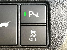 【コーナーセンサー】バンパーに付いたセンサーが障害物を検知！一定の距離に近づくとアラートで教えてくれます♪狭い駐車スペースや車庫入れ時も安心ですね☆