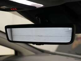 純正デジタルインナーミラーが装着されております！