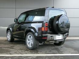 純正ブラックホイールカバーで引き締まったデザインです。